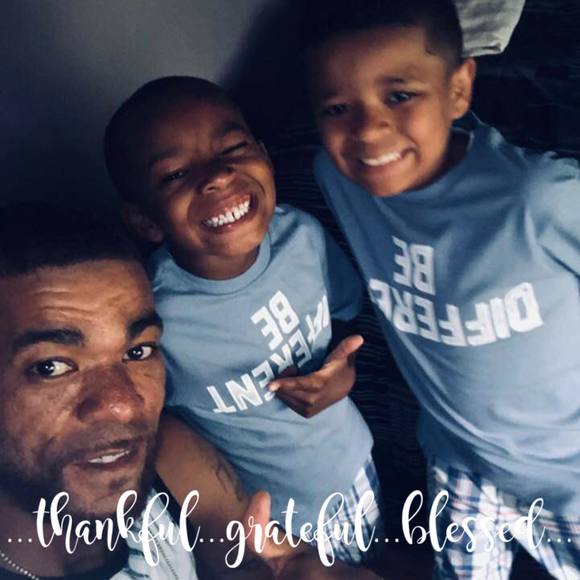 Meet your Posher, Derrick dmac - Picture 1 of 1